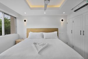 Island Living Luxury Beach Suite