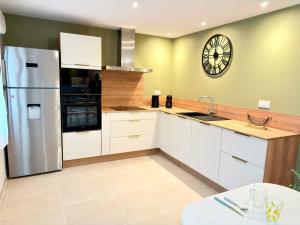 Maison 6 pers, Clim, Wi-Fi, petit jardin et parking privé