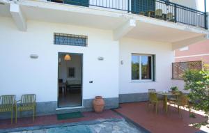 2 Bedroom Gorgeous Home In Lavagna