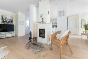 Family Apartment with Spacious Terrace and Garage in Kołobrzeg by Noclegi Renters