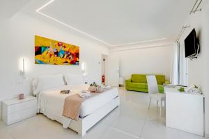 Villa Chimera White 16 with Pool & Gym