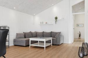 Newly Renovated Holiday Home Near The Water