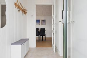 Newly Renovated Holiday Home Near The Water