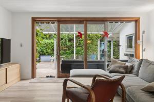 Cozy Holiday Home With Pool By The Beach