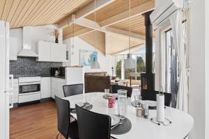 Spa Holiday Home By Høve Beach