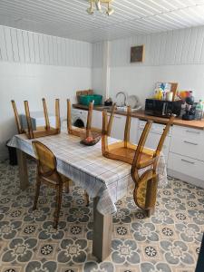 ravissant appartement dune chambre avec véranda donnant sur le jardin