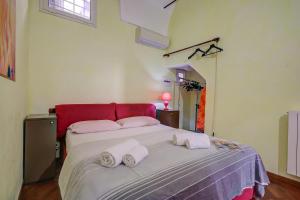 La Perla, Walk to Casino & Old Town - Happy Rentals