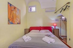 La Perla, Walk to Casino & Old Town - Happy Rentals