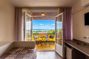 House Hortenzia Lake View - Happy Rentals