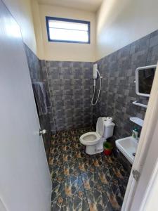 King Bed, Cotton Sheets, 2 Aircons, Walking distance to Srithanu