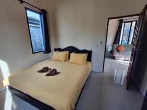 King Bed, Cotton Sheets, 2 Aircons, Walking distance to Srithanu
