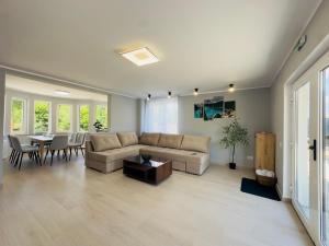 Panorama Hill Retreat by Casa Calatorului