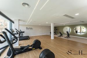 Golf View Penthouse with Pool & Gym Access