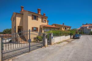 Apartments Buic