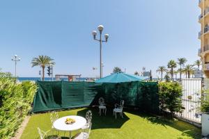 PROM 193-C - Apartement in Front of the sea 2 rooms with terrace and garden