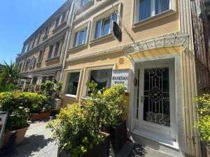 Hanedan Hotel