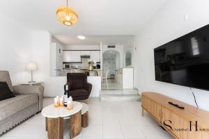 La Cala Sea & Mountain Retreat