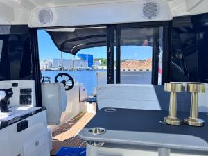 Siesta Luxury Love Boat - NOCLEG NA ŁODZI W MARINIE SOLNEJ