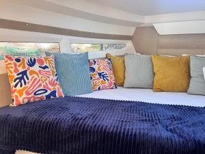 Siesta Luxury Love Boat - NOCLEG NA ŁODZI W MARINIE SOLNEJ