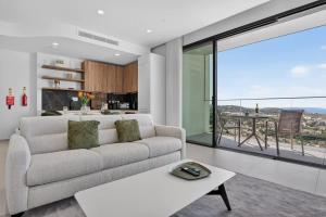 New Luxury Sea View Apartment, Mercury Towers