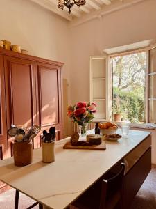 Private Staffed Tuscan Estate with large pool 5 min from Siena