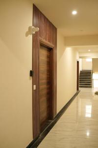Urban Serenity Luxury Minimalist Studio, Banipark