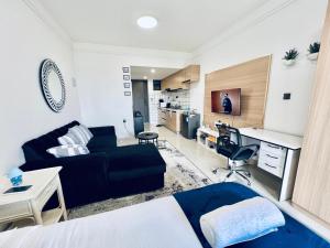 Nyvin Haven at The Loftel