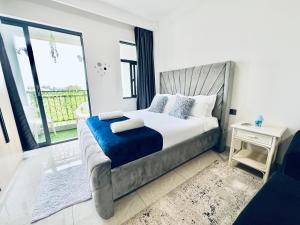 Nyvin Haven at The Loftel