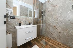 New York G Hotel Dajt Tirana