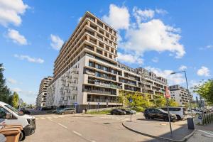 AC 1-room apartment, balcony, Zuzany Chalupovej 14A