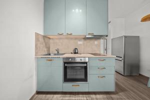 AC 1-room apartment, balcony, Zuzany Chalupovej 14A