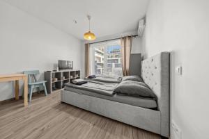 AC 1-room apartment, balcony, Zuzany Chalupovej 14A