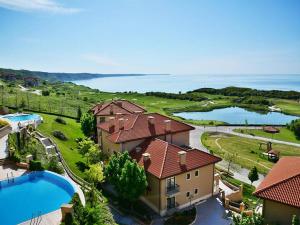 Beautiful Studio with Terrace in Thracian Cliffs