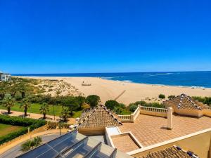 Los Cisnes, Playa Isla Canela - By AC REAL