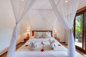 Insenja 4 Bedroom Private Villa & Resto Ubud