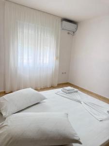 Cozy Triple Apartment Vlore