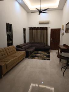 TTJ Pool Homestay