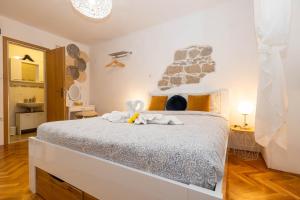 The Stone Alley Retreat