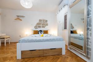The Stone Alley Retreat