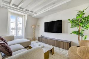 Pick A Flats Apartment in Champs-Elysées - Rue Ponthieu
