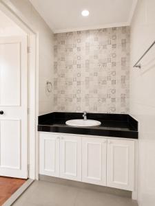 Bed & Breakfast in BF Homes, Parañaque City