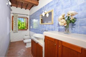 Francigena Apartments with Shared Pool and Private Garden