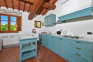 Francigena Apartments with Shared Pool and Private Garden