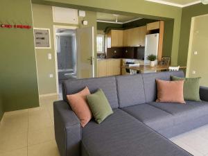 Artemida Olive Gem - Sunny Balcony Views & Parking