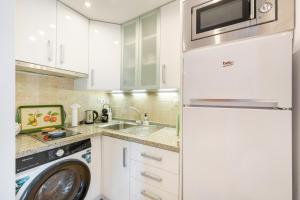 Comfortable First Line Apartment