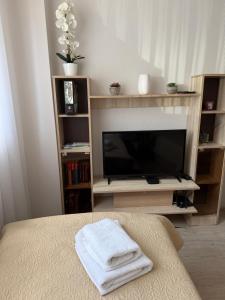 Apartment with private entrance