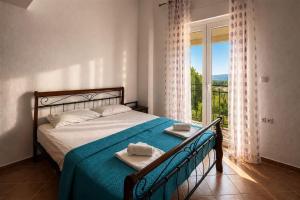Laura House Nikiti