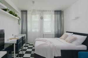 LYNA Home - Gold