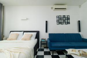 LYNA Home - Gold