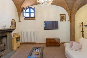 Villa Cresci con piscina Tuscan villa with pool near Sassetta thermal baths & Bolgheri Wine Route